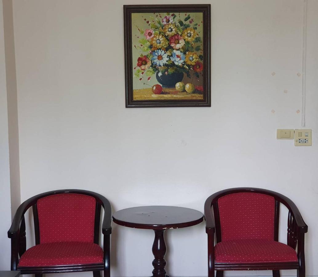 Ban Hua Phai Matini Amata酒店 外观 照片